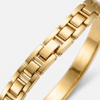 Amore Bangle Band in gold — folding clasp and links